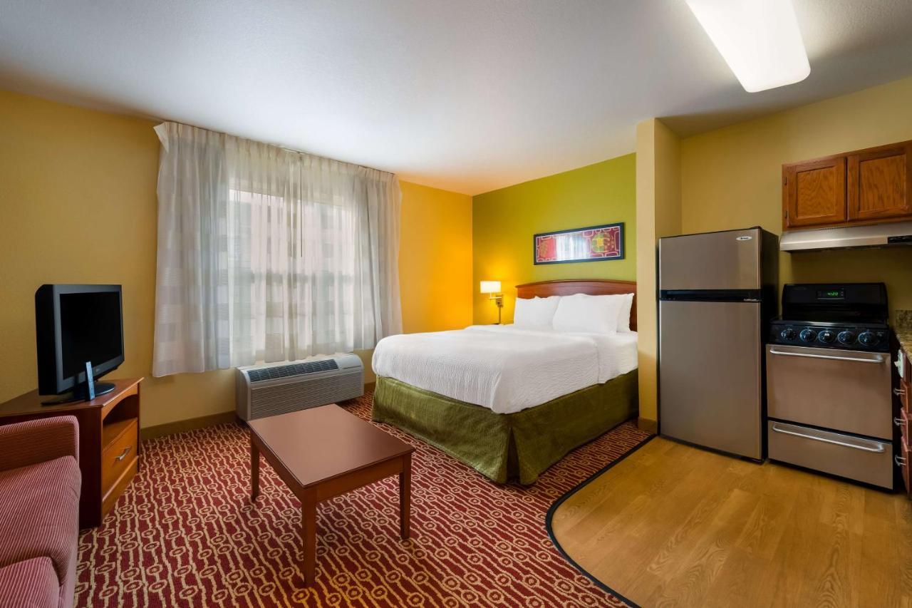 Hotel Sonesta Simply Detroit